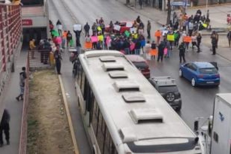 Línea 1 del Mexibús queda suspendida de actividades por bloqueo de manifestantes en Tultitlan