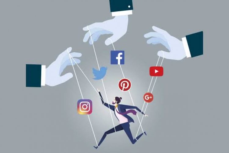 Las redes sociales no deben ser controladas por las élites