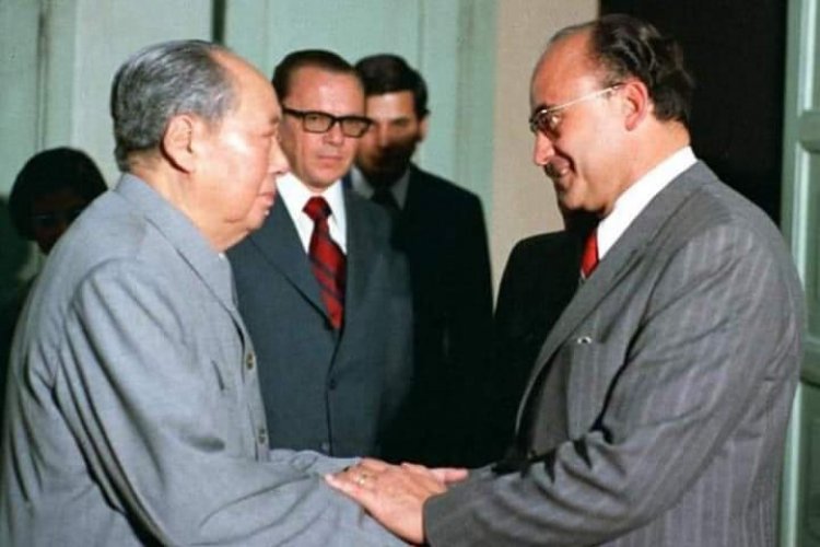 Cuando gobernó Echeverría México reconoció a Beijing como representante ante la ONU