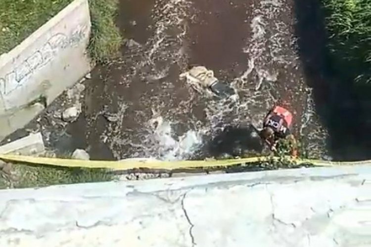 Localizan cadáver de un hombre en un canal de Toluca