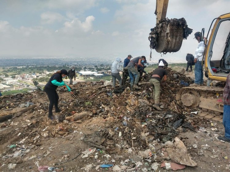 Familiares de desaparecidos inician búsqueda de restos humanos en basurero de Ecatepec