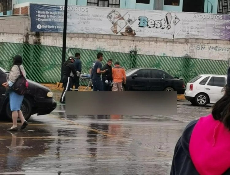 Asesinan a dos personas en estacionamiento de centro comercial en Edomex, hay un lesionado más