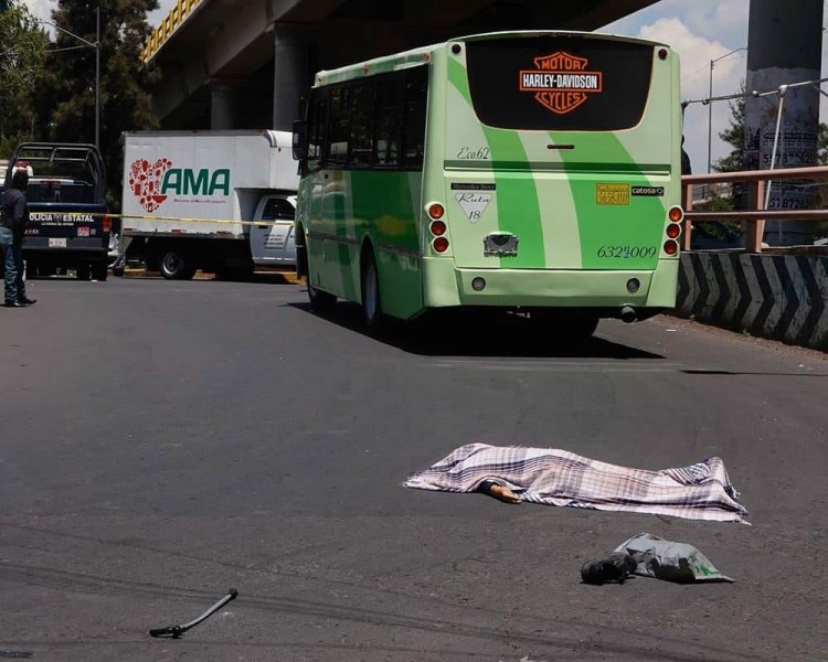 Chofer de transporte publico atropella y mata a adulta mayor en Nezahualcóyotl