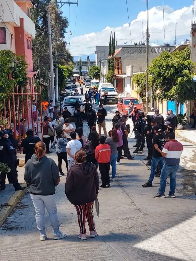 Vecinos de Chimalhuacán manifiestan ser desalojados de un espacio público