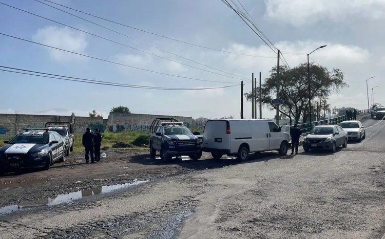 Abandonan cadáver envuelto en cobijas en San Mateo Atenco