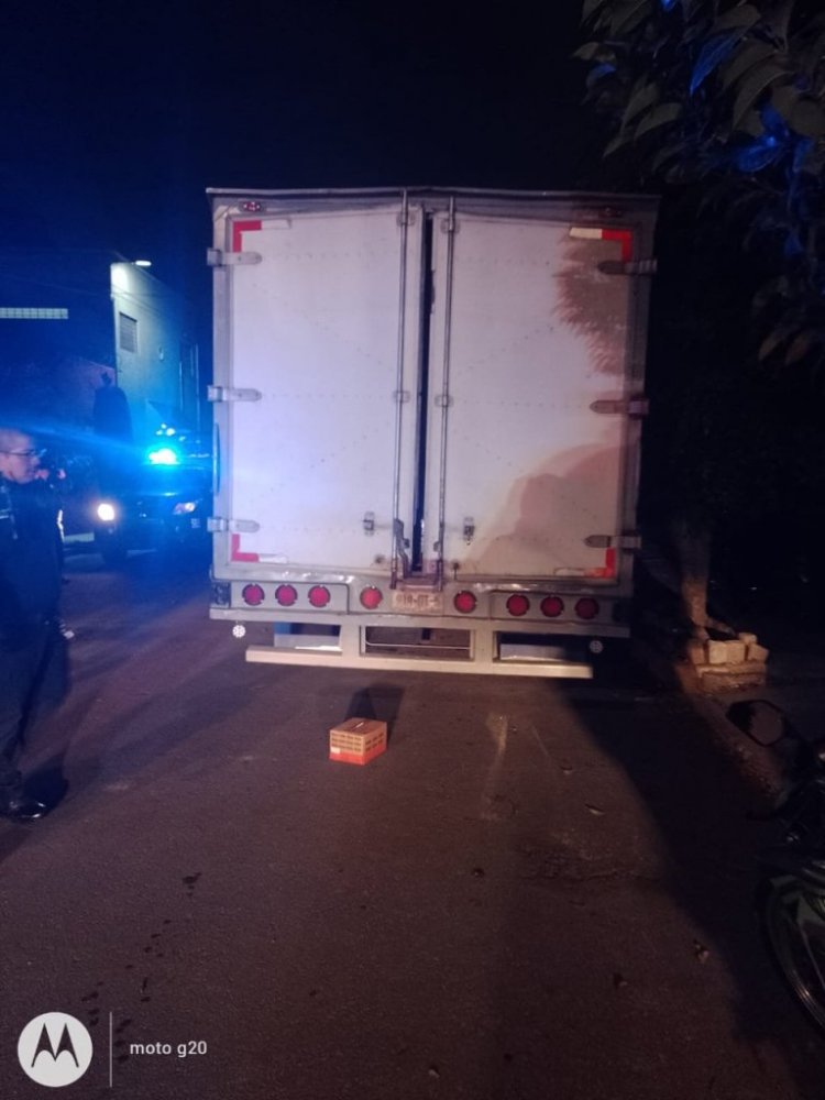 Recuperan camión robado en Valle de Chalco