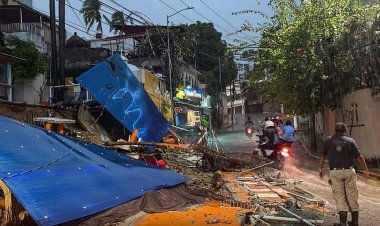 Ciclón ‘Julia’ provoca inundaciones en Acapulco
