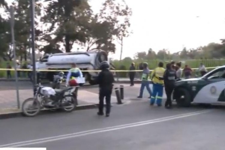 Operador de pipa arrolla a motociclistas en Tláhuac