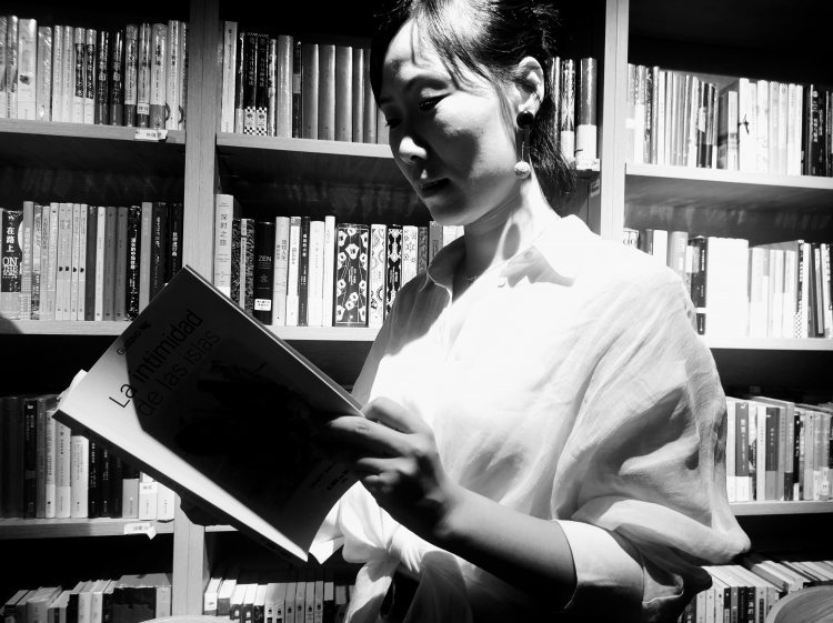 Mil Gotas, una librería puente para el español y autores independientes en China