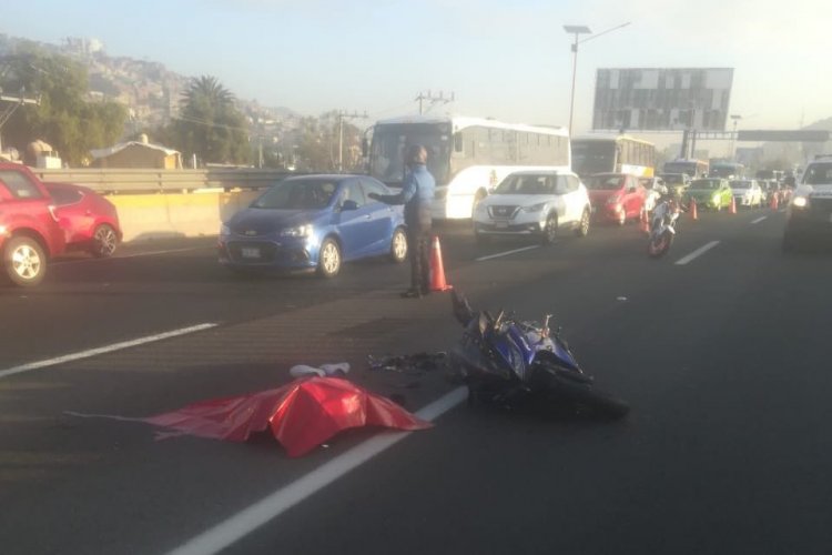 Camión arrolla y mata a ‘biker’ en la México-Pachuca