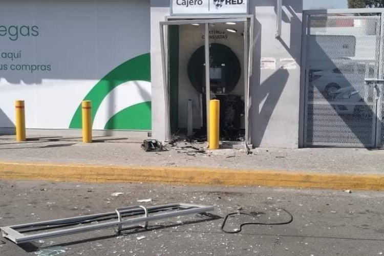 Explotan cajero automático en Valle de Chalco