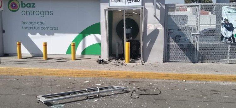 Explotan cajero automático en Valle de Chalco