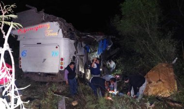 Tragedia en carretera Tuxtepec-Oaxaca; hay 36 heridos y 3 muertos