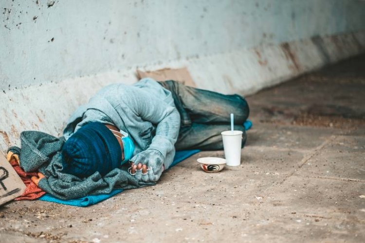 Hombre muere de frío en calles de Naucalpan