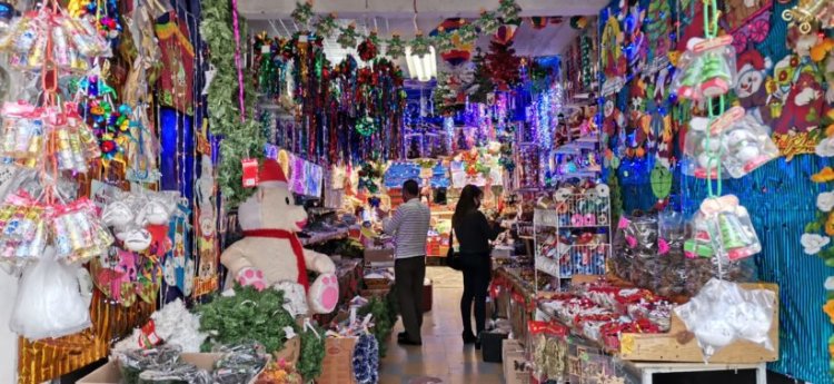 Balacera en bazar navideño de Ecatepec deja un muerto