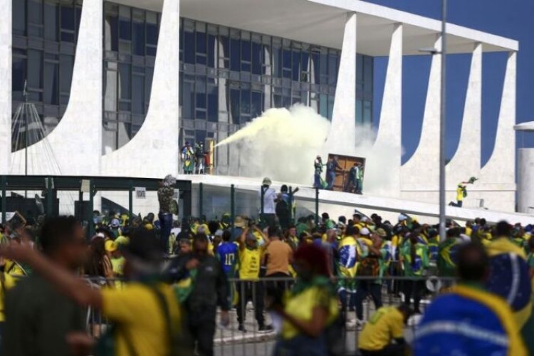 Esto es lo que sabemos sobre quiénes están detrás del intento de golpe de estado en Brasil
