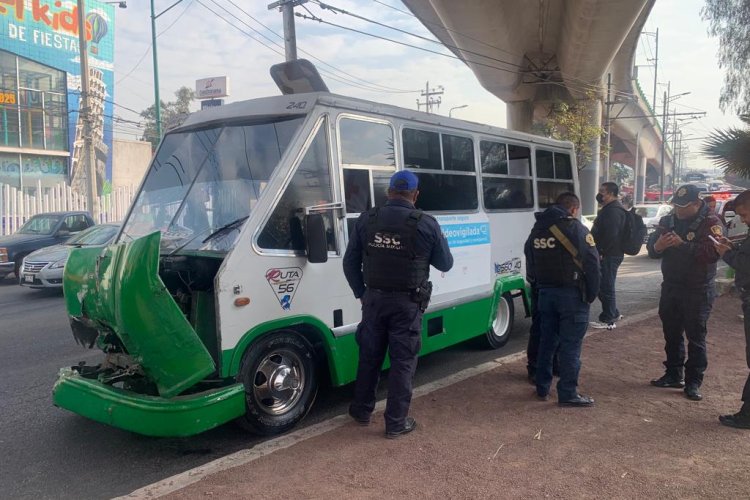 Choque de microbús en Taxqueña deja seis lesionados