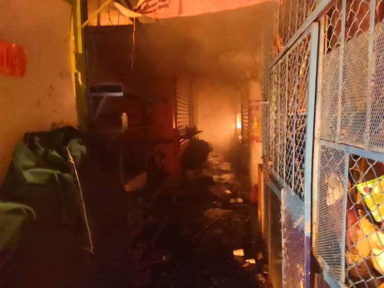 Incendio arrasa con 60 por ciento del mercado de Cuautla, Morelos