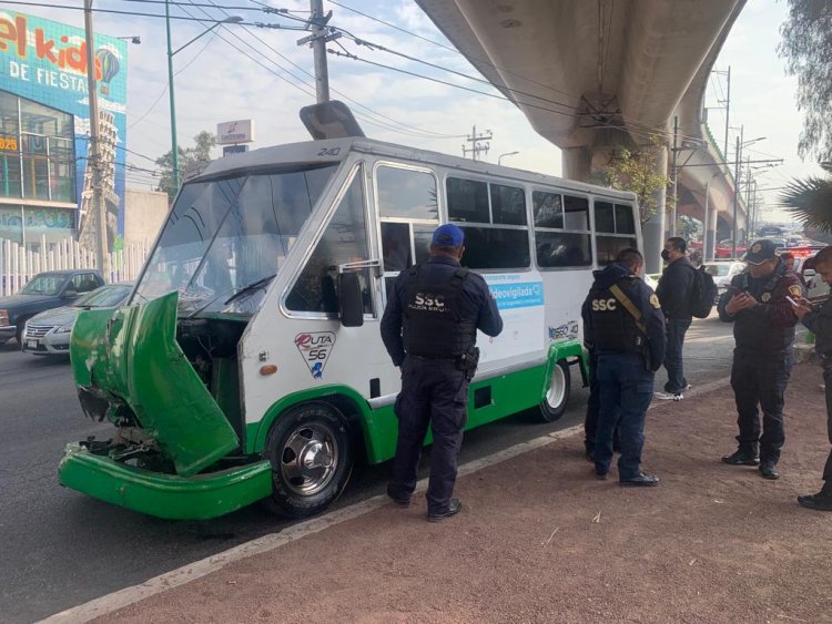 Choque de microbús en Taxqueña deja seis lesionados