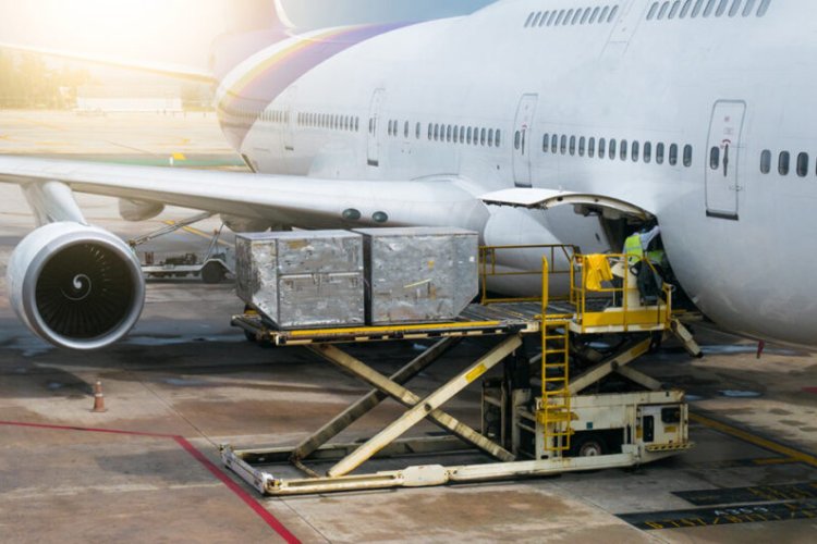 Mudar la carga aérea del AICM al AIFA provocaría graves riesgos: Cofece