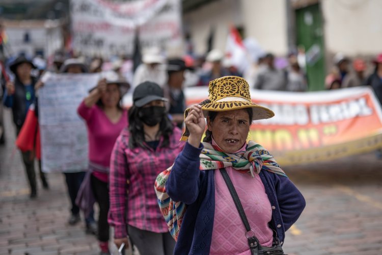 Especial: Protestas en Perú continúan en demanda de un cambio estructural en la política