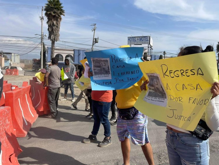 Familiares de desaparecido bloquean la México-Cuautla en dirección a Chalco