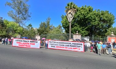 Padres de familia de la primaria “Maestro Aquiles Córdova Morán” denuncian agresiones de maestros