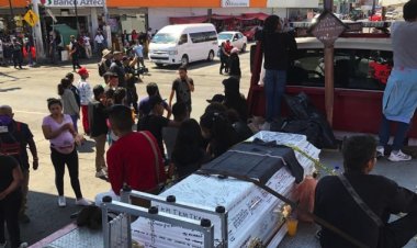 Exigen justicia con cuerpo presente de la víctima en Ecatepec