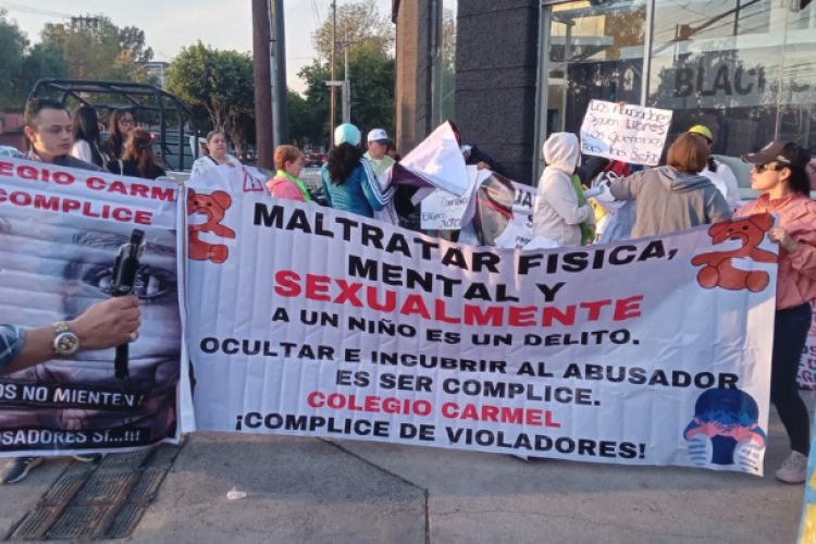 Bloqueo en Calzada de Hueso; exigen castigo a responsables de presunto abuso infantil
