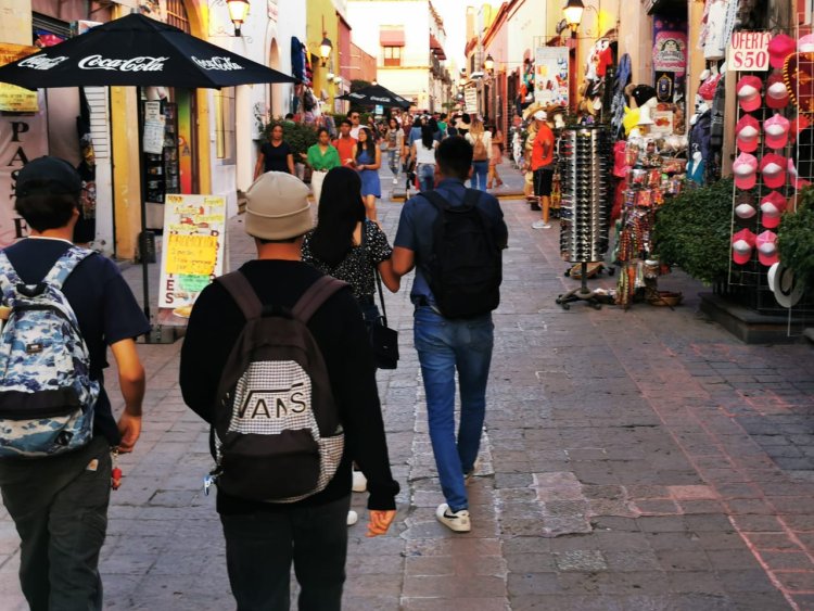 Comercio informal perjudica al establecido en el centro de Querétaro