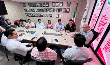 Acusan a gobernador de Oaxaca, coaccionar a autoridades de oposición para que se cambien a Morena