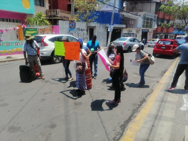 Con protesta, trabajadores del IEEJAG exigen regularización de pagos