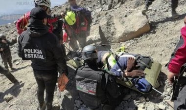 Rescatan a alpinista que quedó atrapado en paraje del Popocatépetl