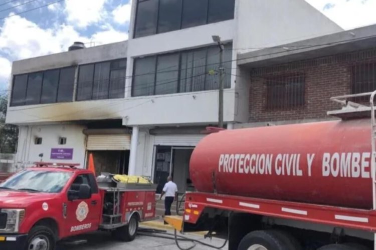 Incendio en Monclova consume oficina del IEC, se salvaron las boletas de las elecciones