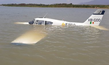Avioneta realiza acuatizaje en el Lago de Chapala, Jalisco por fallo en el motor