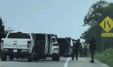 Presunto grupo armado secuestra a 14 policías en Chiapas