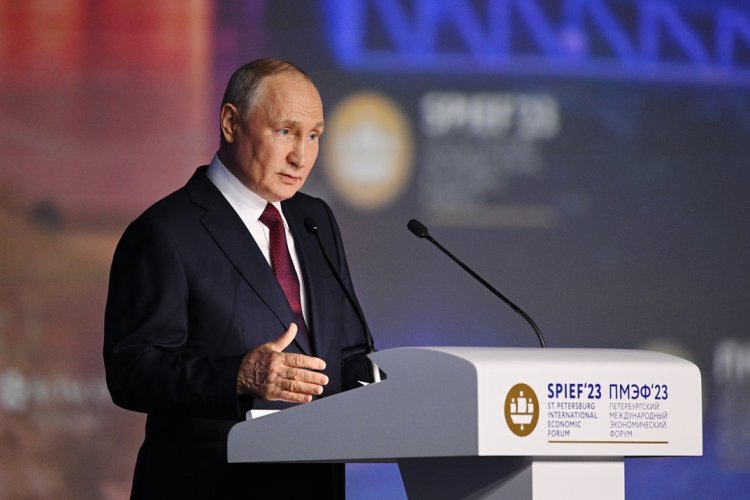 Occidente depende económicamente de China: Vladímir Putin