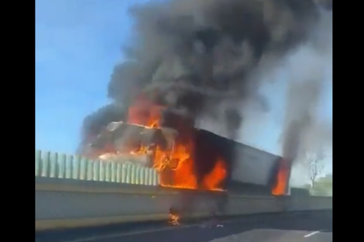 Por incendio de tráiler cierran autopista México-Cuernavaca