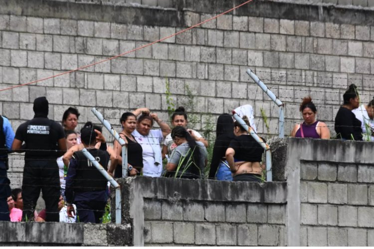 Van 46 muertas tras motín en prisión femenina de Honduras