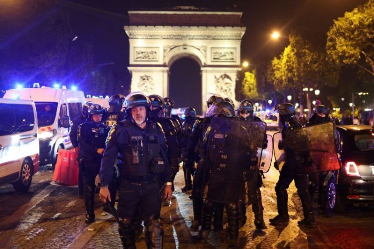 Casi 450 encarcelados desde el inicio de disturbios en Francia