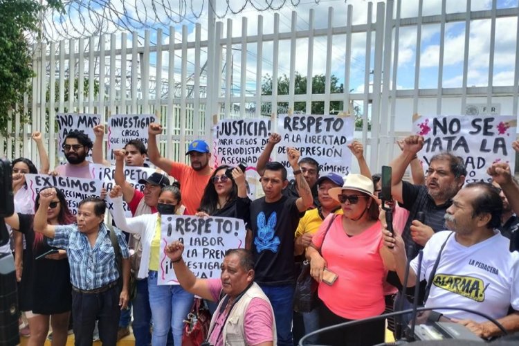 Protestan periodistas en Chilpancingo, Guerrero, tras asesinato del comunicador Nelson Matus