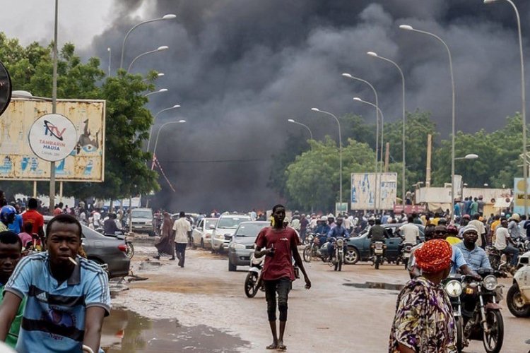 Golpistas en Níger advierten sobre intervención militar de Francia