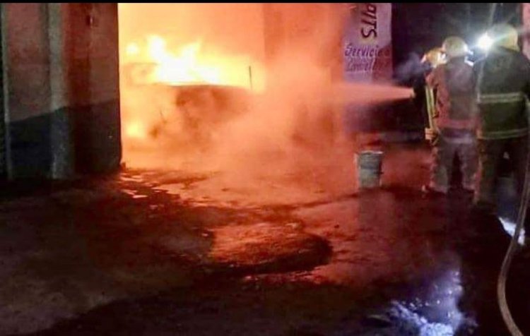 Grupo armado incendia Central de Abasto de Toluca, Edomex