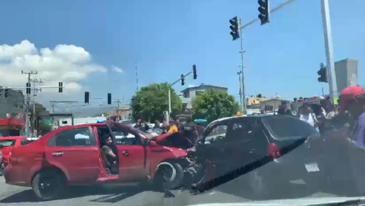 Cuatro personas heridas tras accidente en Ecatepec