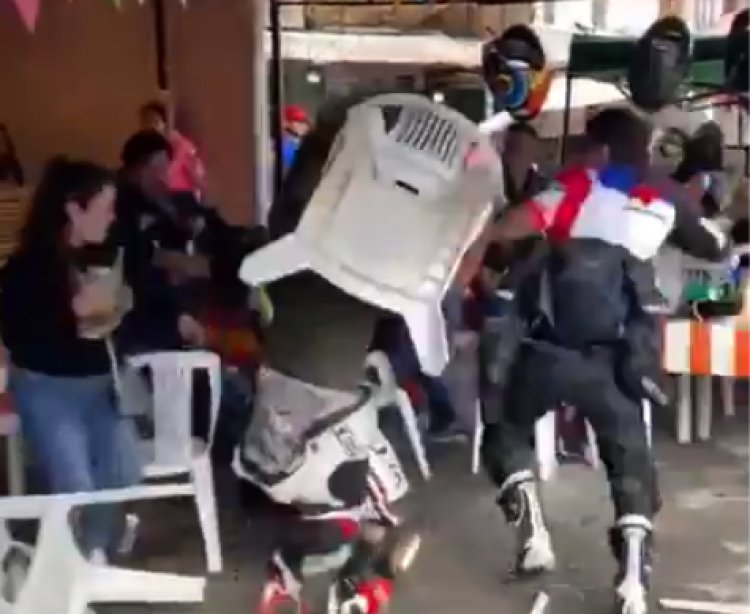 Video: Registran pelea a “sillazos” de motociclistas en Huitzilac, Morelos