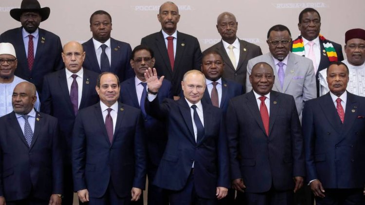 Putin inaugura cumbre Rusia-África; Rusia hará lo posible para evitar crisis alimentaria