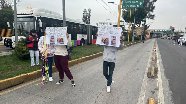 Bloquean vialidad en Ecatepec, piden detener a presunto violador de menores