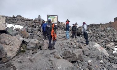 Mueren cuatro alpinistas al caer del Pico de Orizaba en Puebla