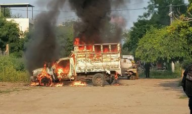 En Uruapan y Apatzingán personas armadas incendian camiones y tiendas