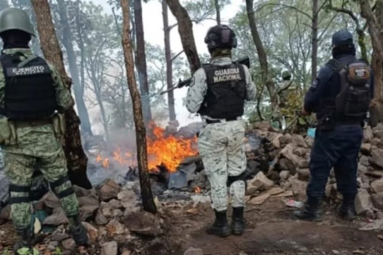 Destruyen campamento del CJNG en Michoacán